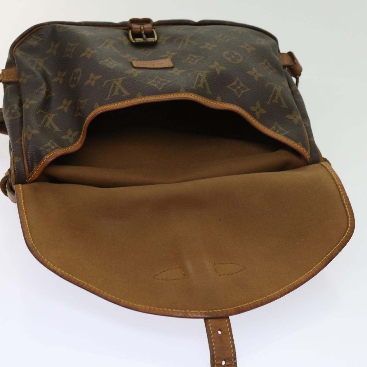 LOUIS VUITTON Monogram Saumur 30 Shoulder Bag M42256 LV Auth yk10048