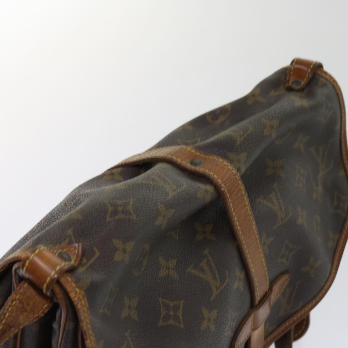 LOUIS VUITTON Monogram Saumur 30 Shoulder Bag M42256 LV Auth yk10048