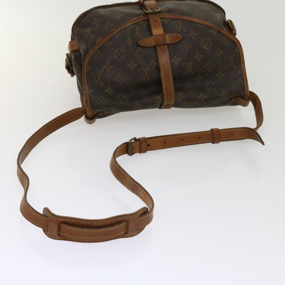 LOUIS VUITTON Monogram Saumur 30 Shoulder Bag M42256 LV Auth yk10048