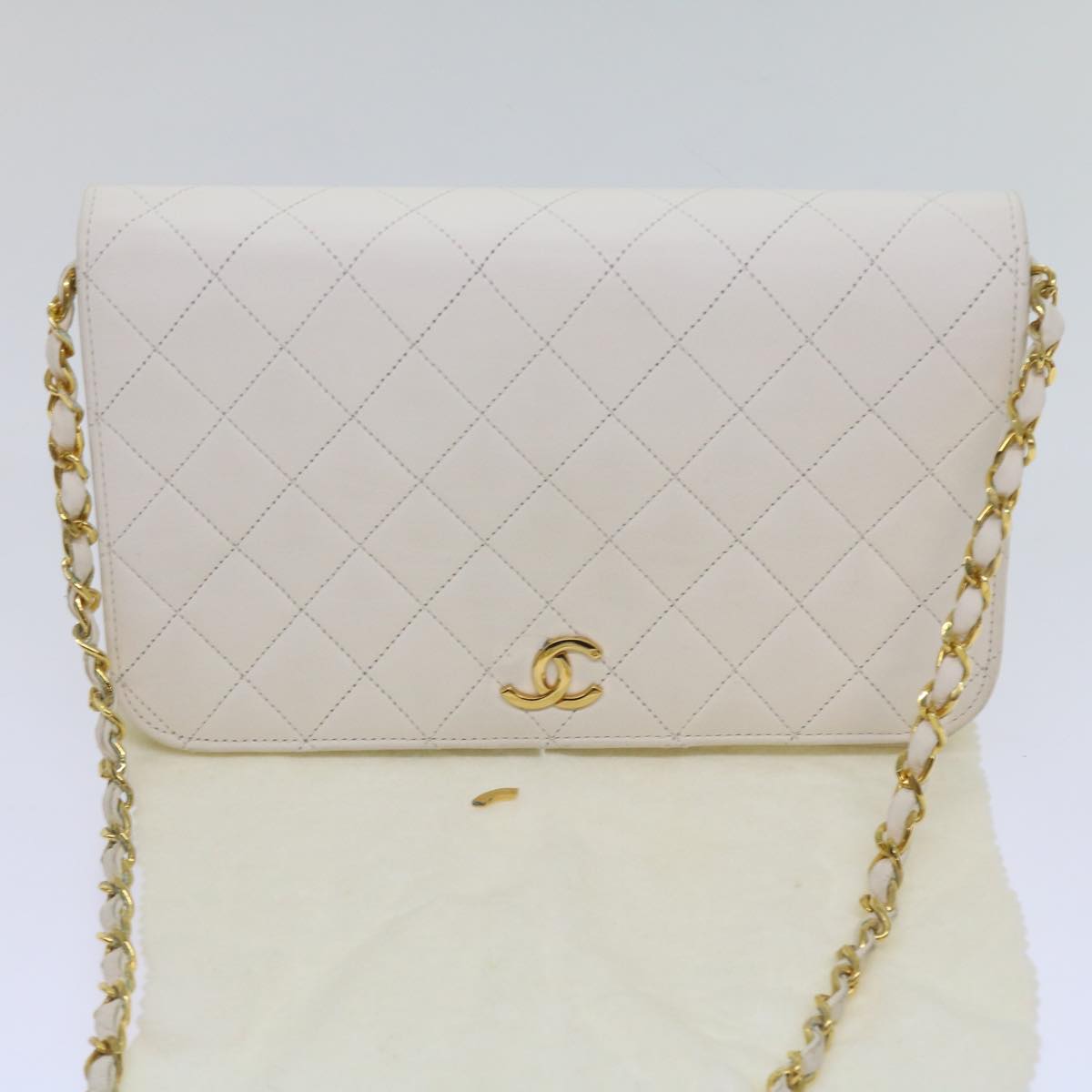 CHANEL Matelasse Chain Shoulder Bag Lamb Skin White CC Auth yk10170