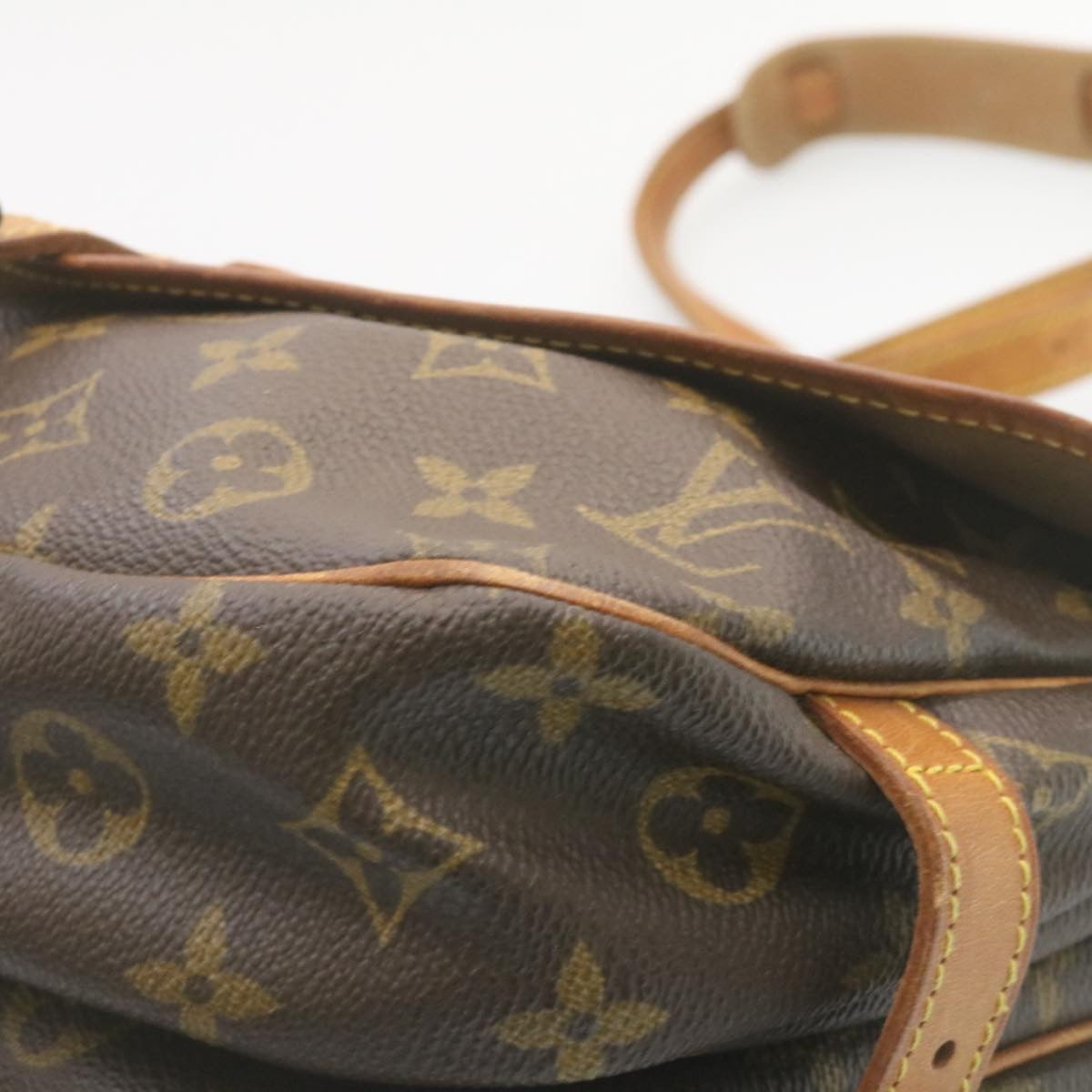 LOUIS VUITTON Monogram Saumur 30 Shoulder Bag M42256 LV Auth yk3654