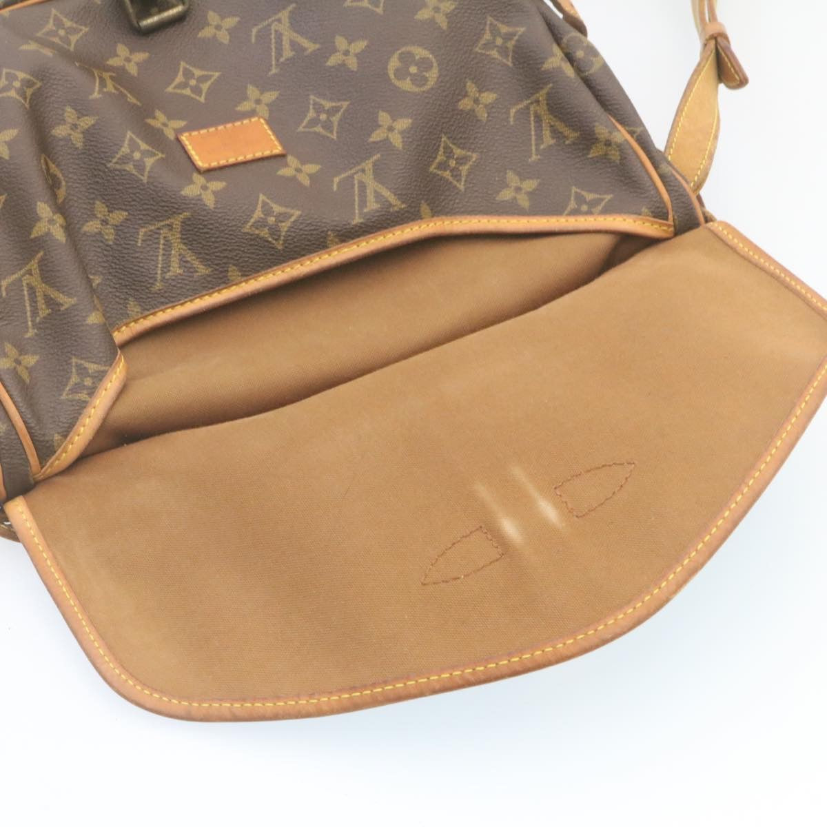 LOUIS VUITTON Monogram Saumur 30 Shoulder Bag M42256 LV Auth yk3654