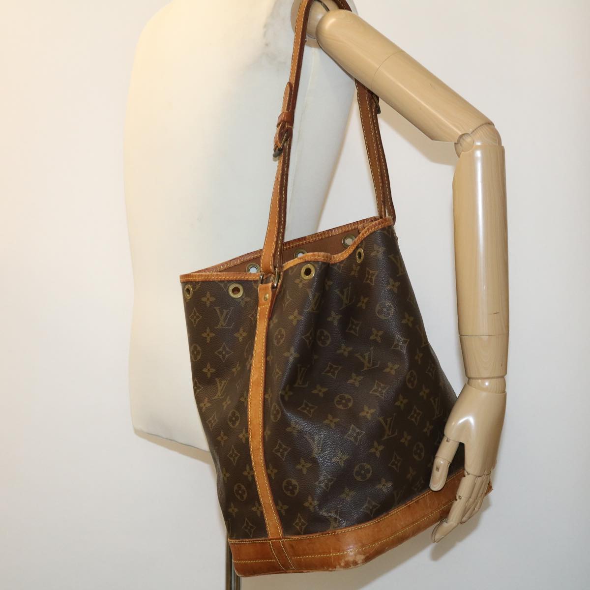 LOUIS VUITTON Monogram Noe Shoulder Bag M42224 LV Auth yk4568