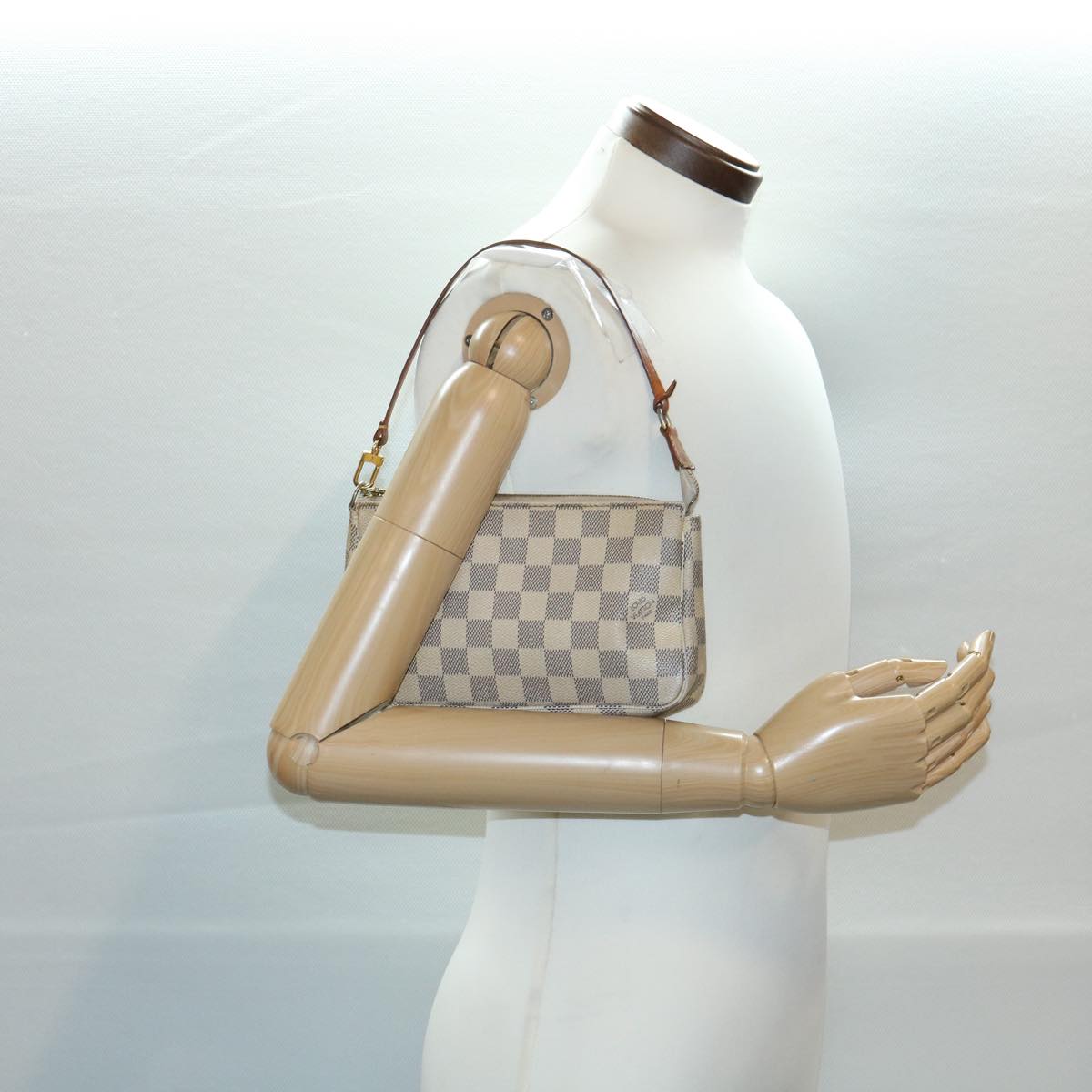 LOUIS VUITTON Damier Azur Pochette Accessoires Pouch N51986 LV Auth yk4973