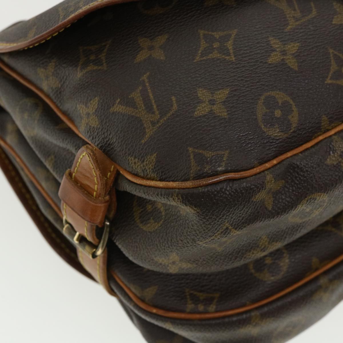 LOUIS VUITTON Monogram Saumur 30 Shoulder Bag M42256 LV Auth yk5656