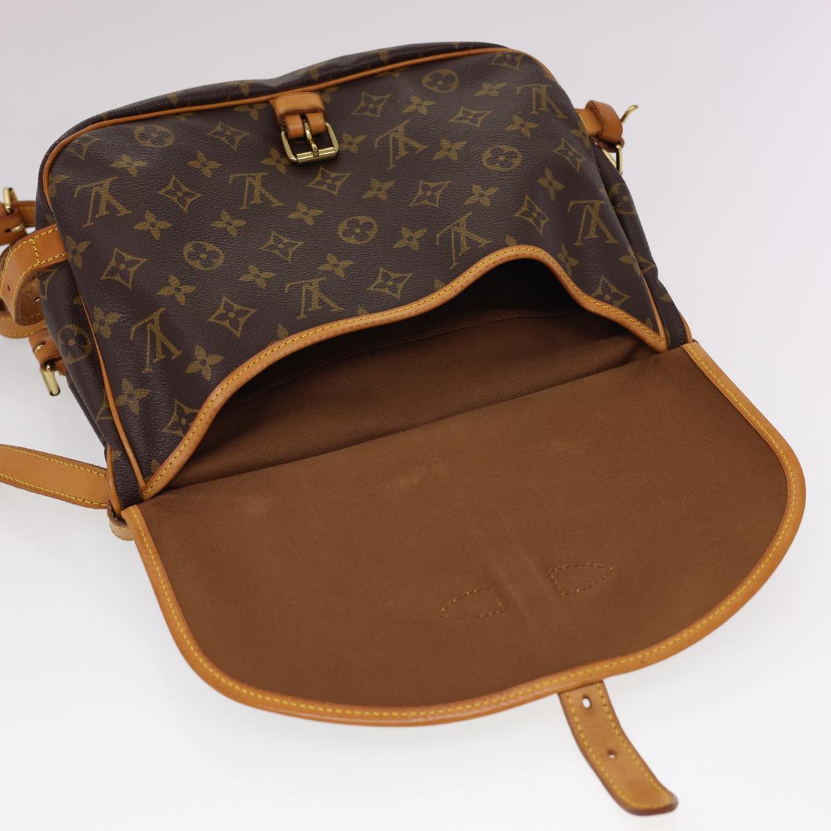 LOUIS VUITTON Monogram Saumur 30 Shoulder Bag M42256 LV Auth yk6438