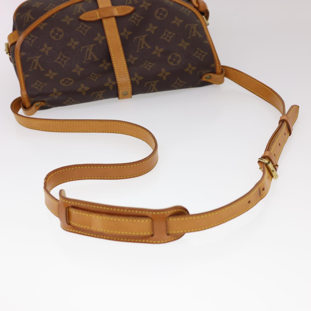 LOUIS VUITTON Monogram Saumur 30 Shoulder Bag M42256 LV Auth yk6438