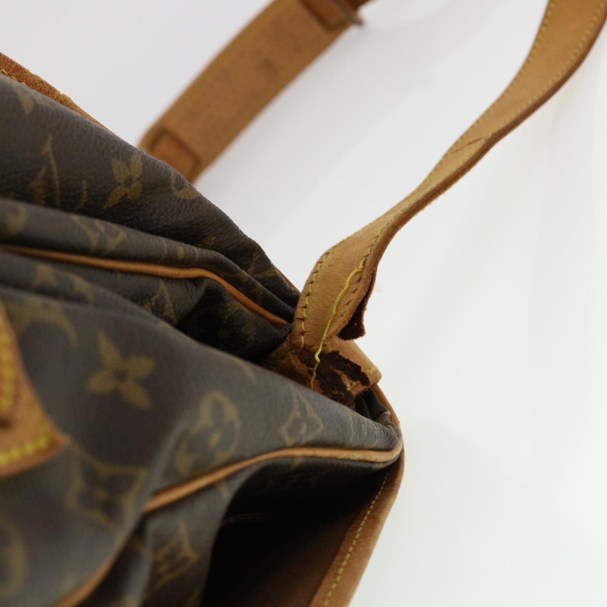 LOUIS VUITTON Monogram Saumur 35 Shoulder Bag M42254 LV Auth yk6586