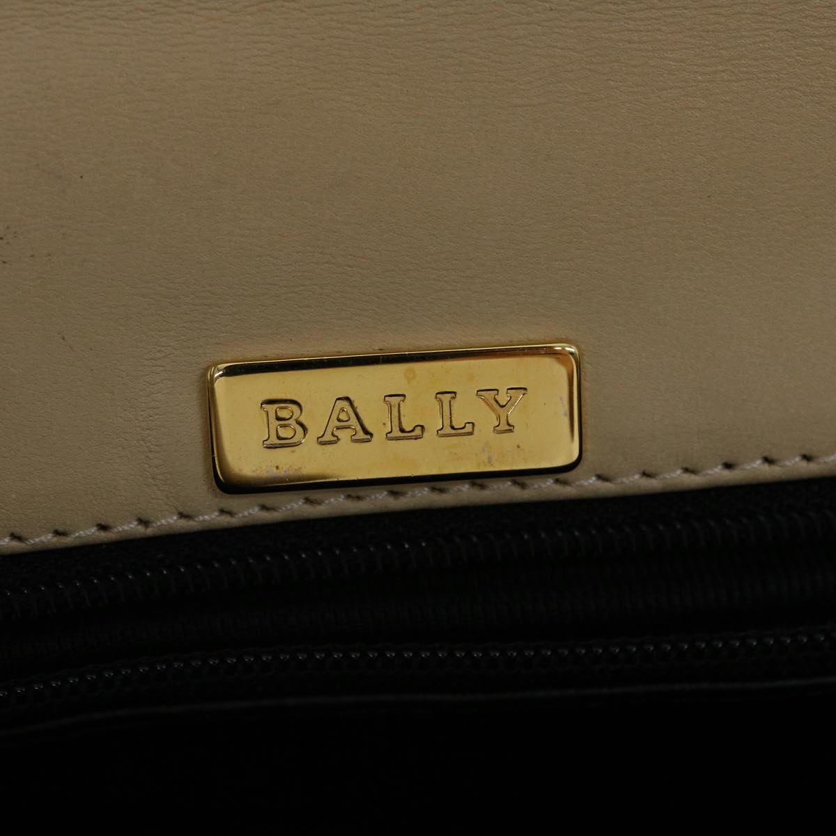 BALLY Quilted Hand Bag Leather Beige Auth yk6599