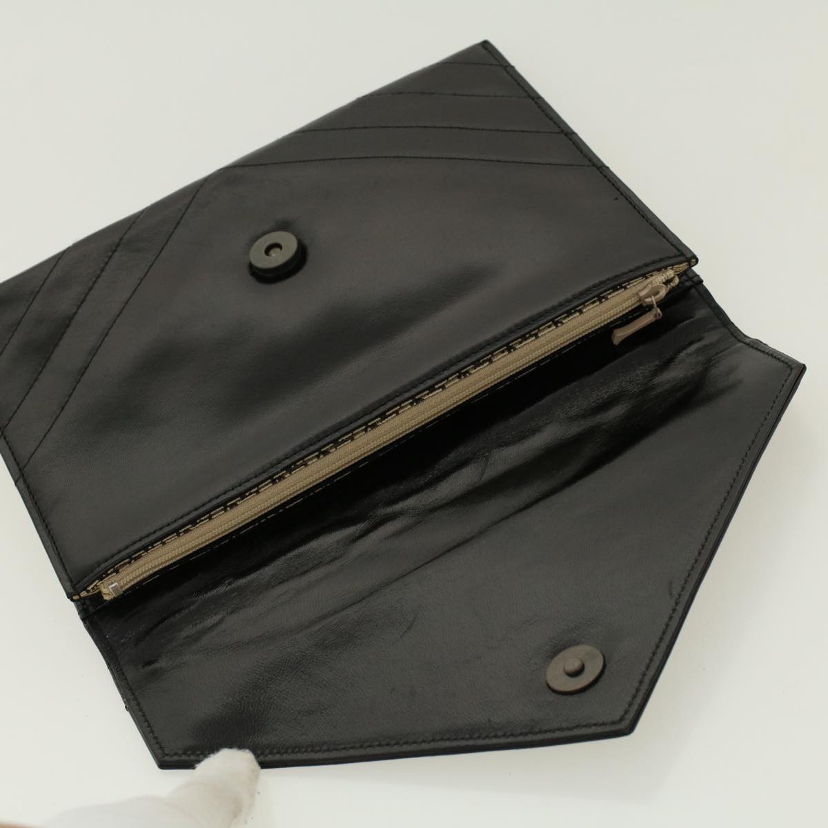 SAINT LAURENT V Stitch Clutch Bag Leather Black Auth yk6758
