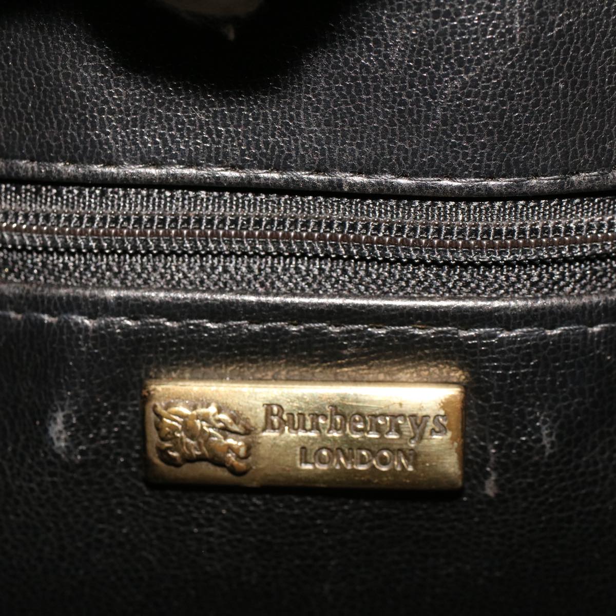 Burberrys Nova Check Shoulder Bag Nylon Navy Auth yk6959
