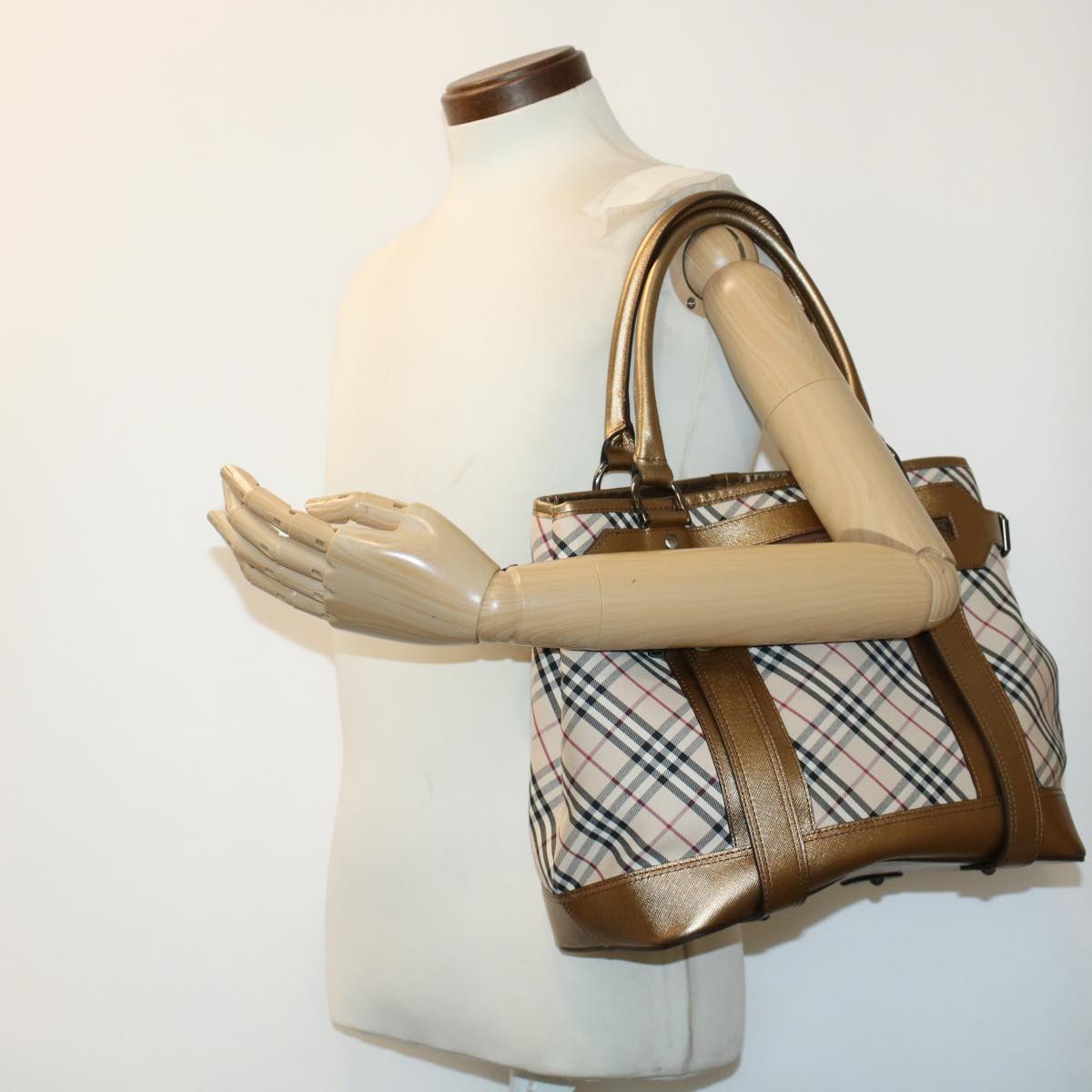 BURBERRY Nova Check Hand Bag Nylon Beige Auth yk7081B