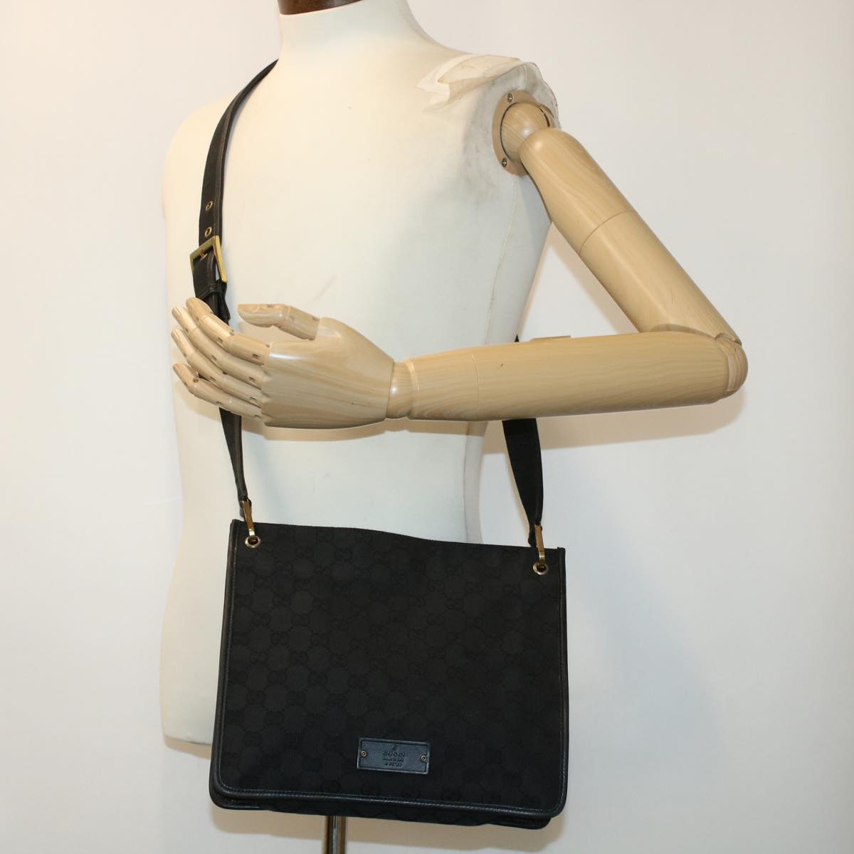 GUCCI GG Canvas Shoulder Bag Black 91762 Auth yk7260