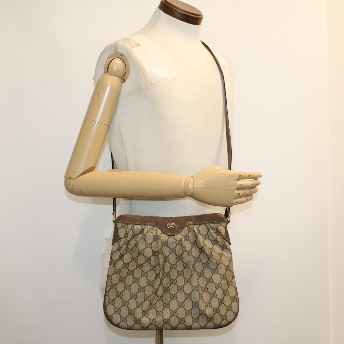 GUCCI GG Canvas Shoulder Bag PVC Leather Beige Auth yk7340