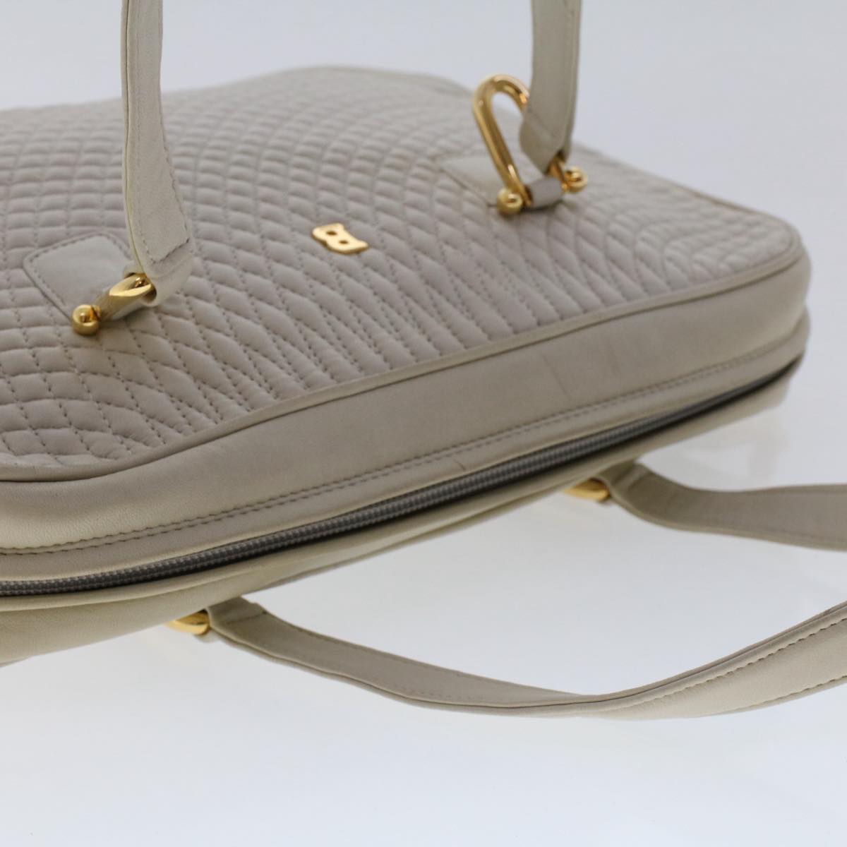 BALLY Quilted Hand Bag Leather White Auth yk8035