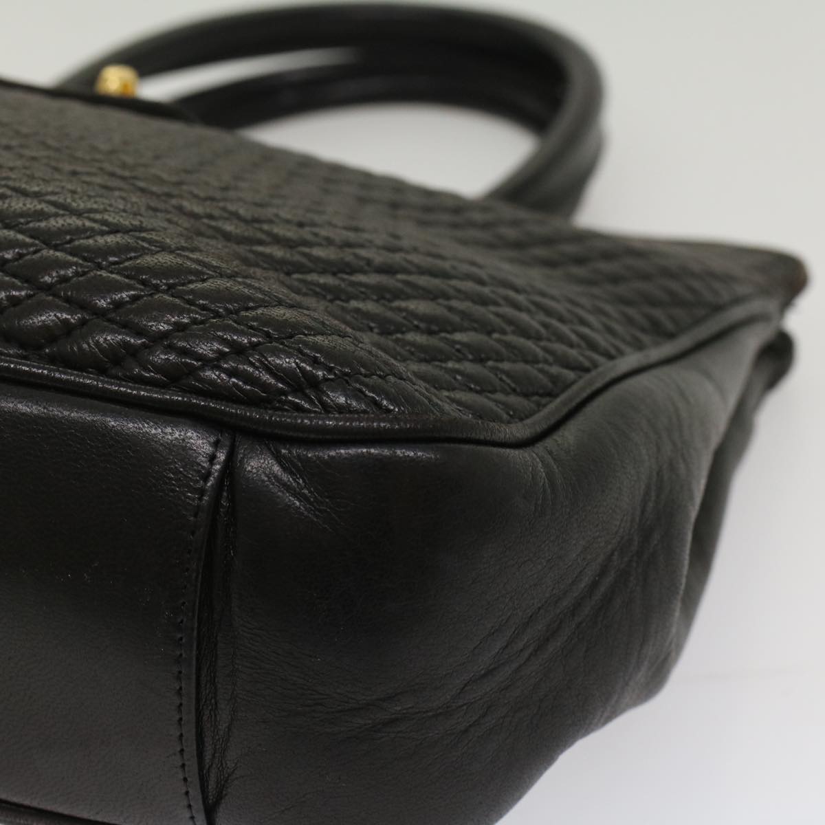 BALLY Turn Lock Quilted Hand Bag Leather Black Auth yk8324