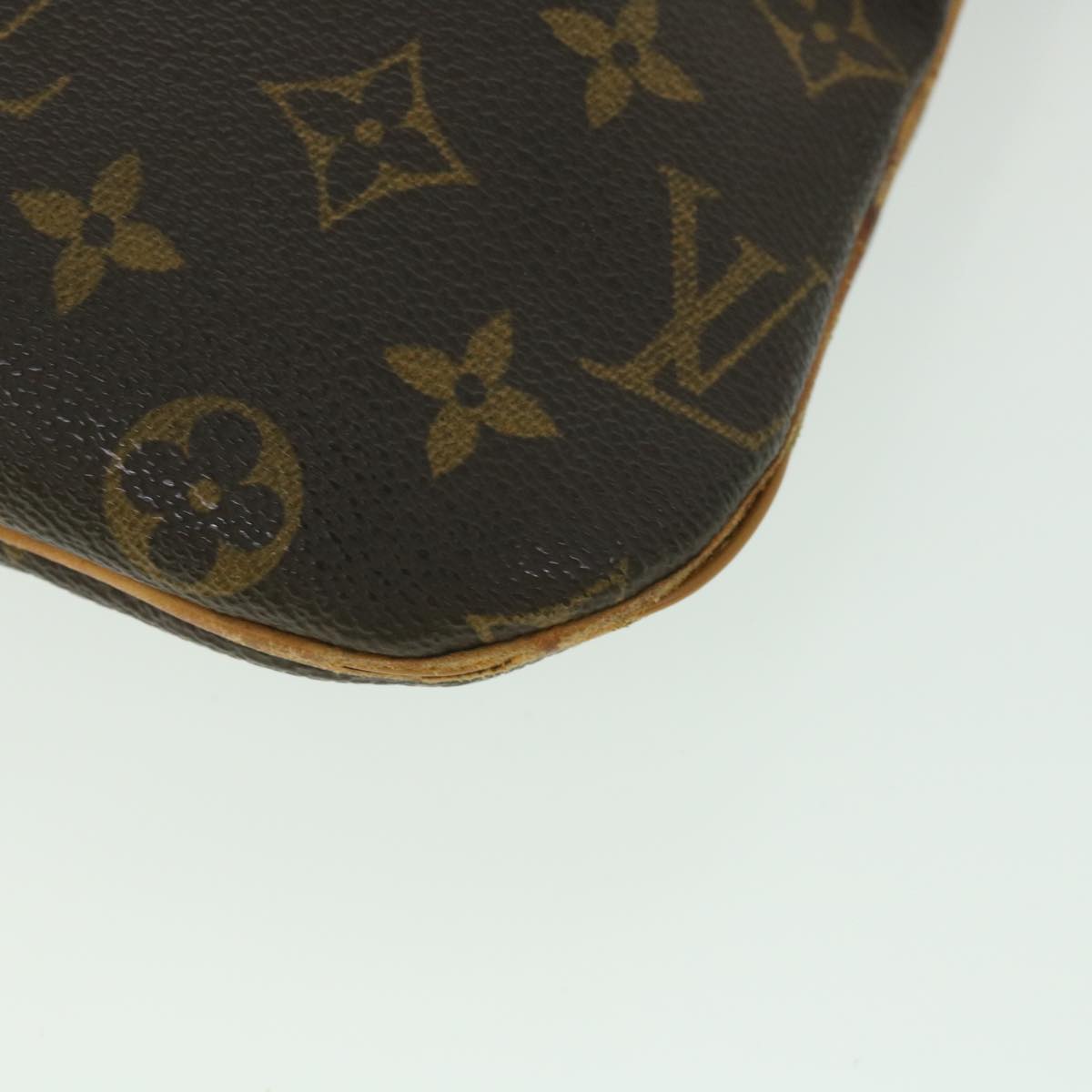 LOUIS VUITTON Monogram Pochette Bosphore Shoulder Bag M40044 LV Auth yk8977