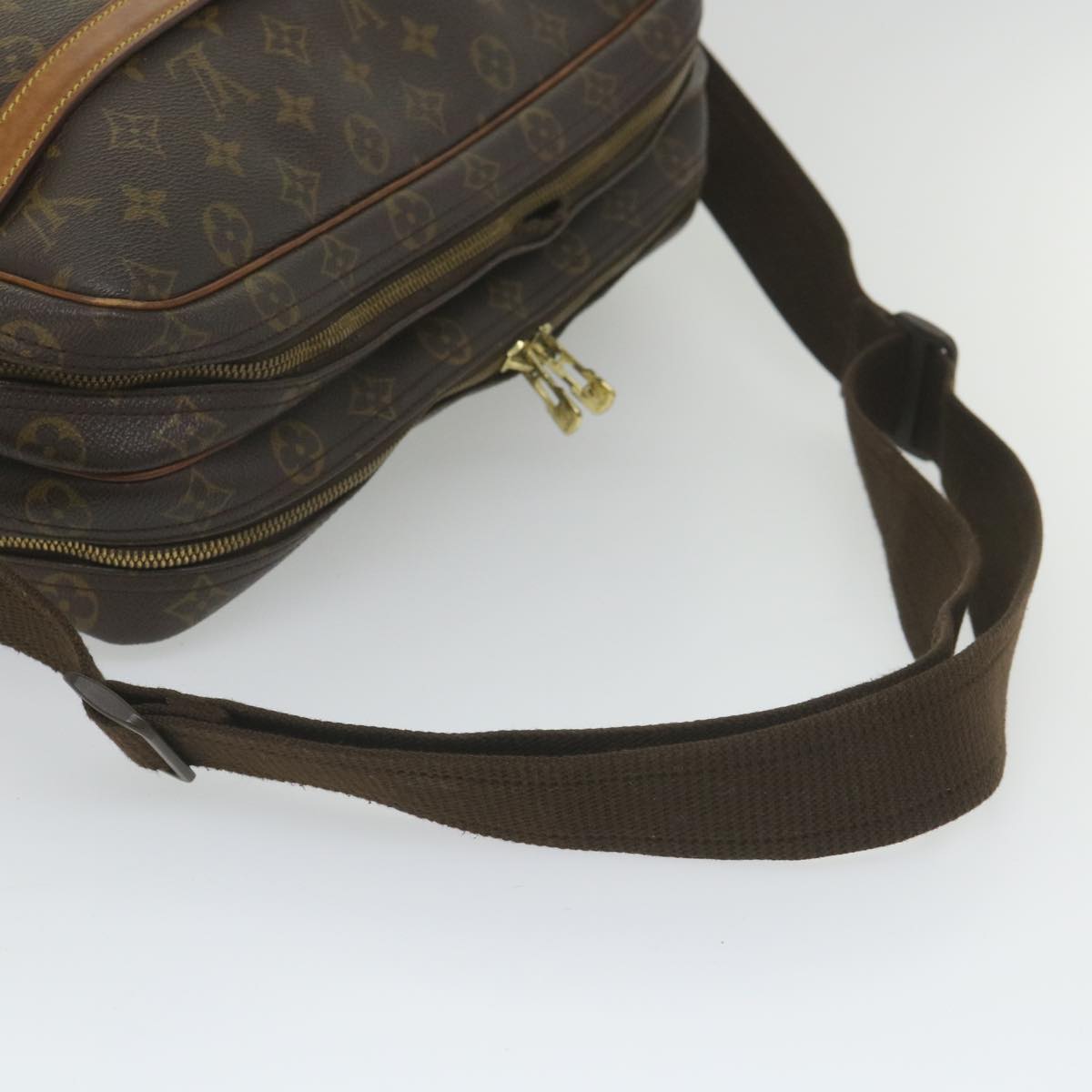 LOUIS VUITTON Monogram Reporter GM Shoulder Bag M45252 LV Auth yk9023