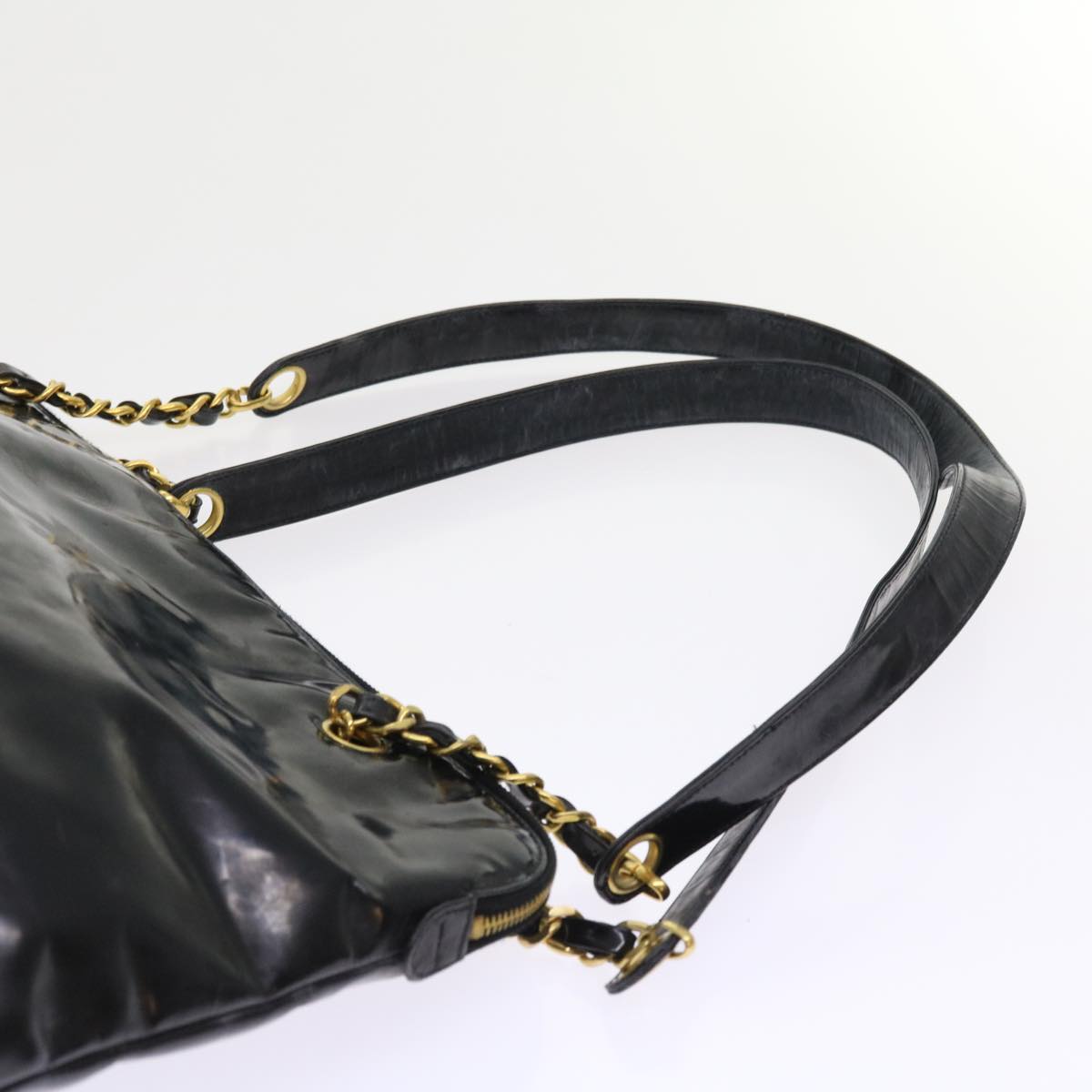 CHANEL Chain Shoulder Bag Patent leather Black CC Auth yk9053