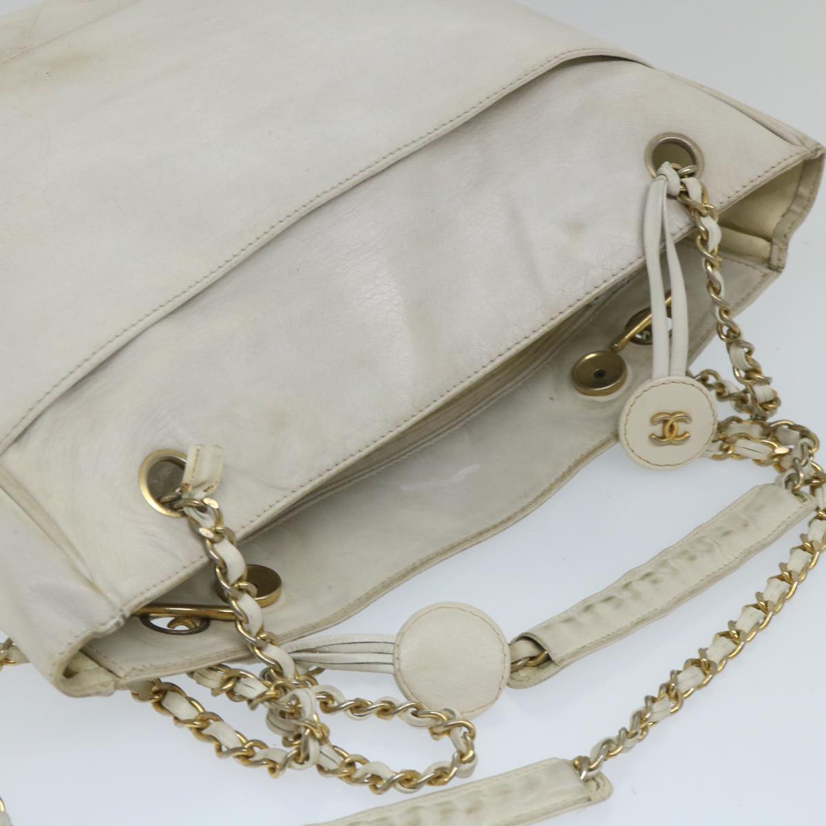 CHANEL Matelasse Chain Shoulder Bag Leather White CC Auth yk9126