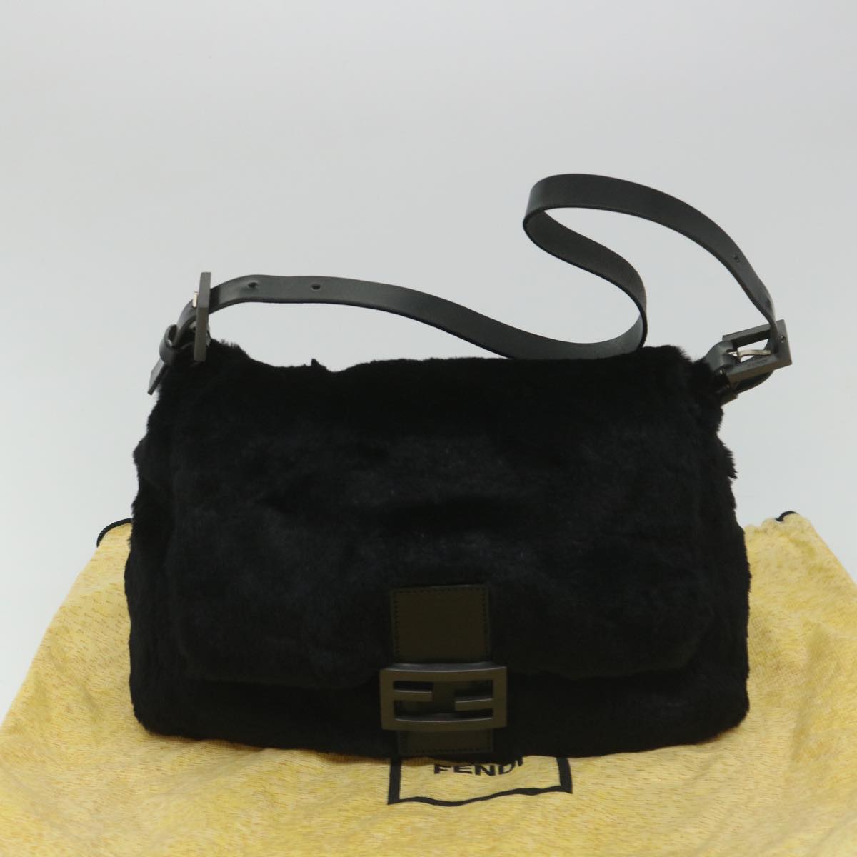 FENDI Mamma Baguette Shoulder Bag Fur Black Auth yk9200