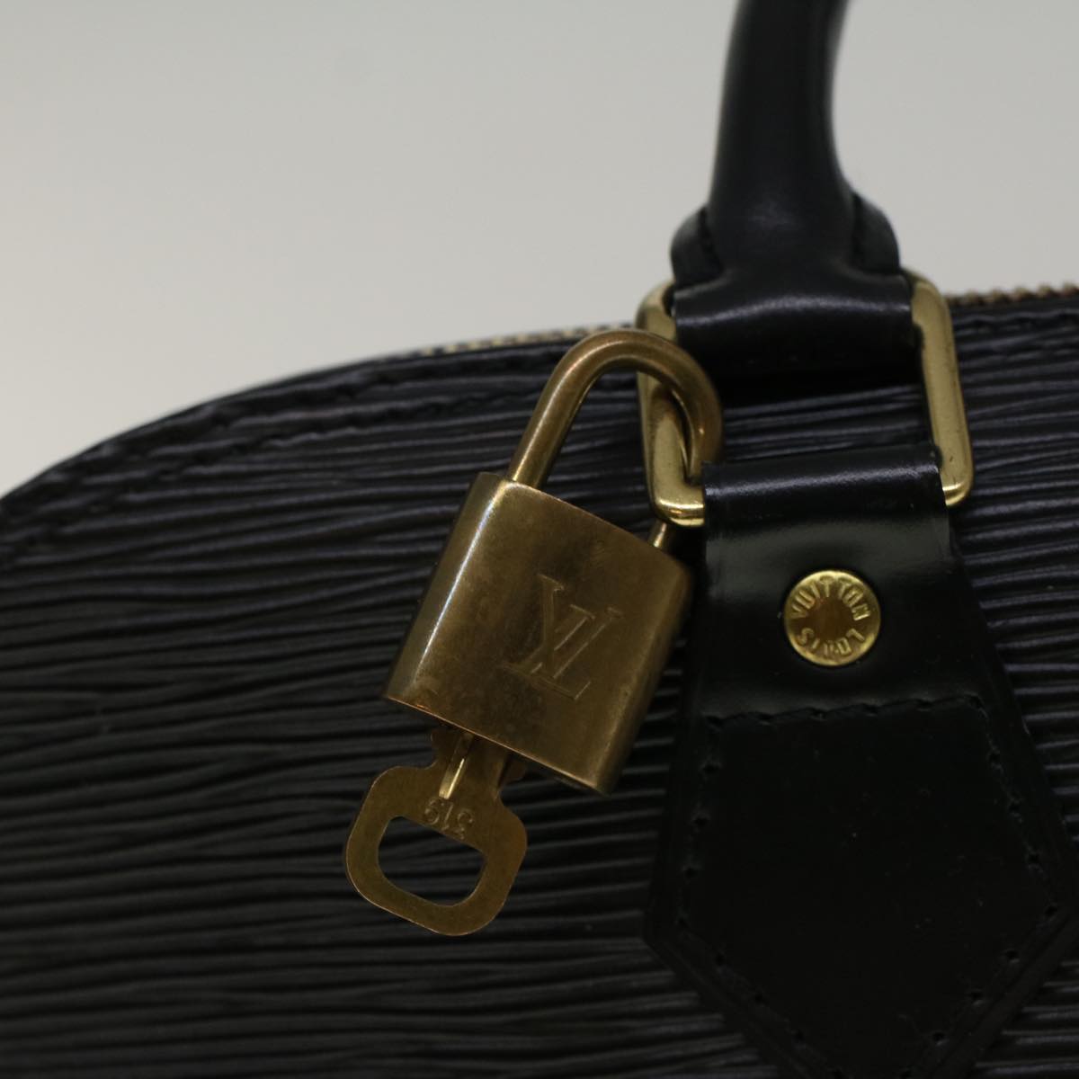 LOUIS VUITTON Epi Alma Hand Bag Black M52142 LV Auth yk9201