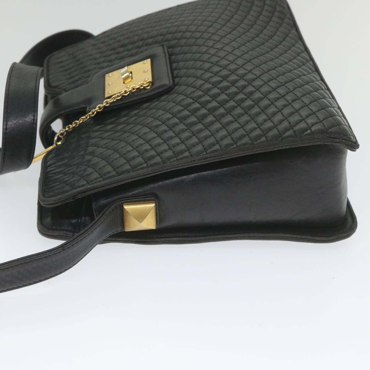 BALLY Quilted Shoulder Bag Leather Black Auth yk9292