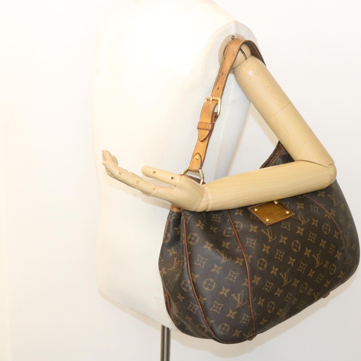 LOUIS VUITTON Monogram Galliera PM Shoulder Bag M56382 LV Auth yt710