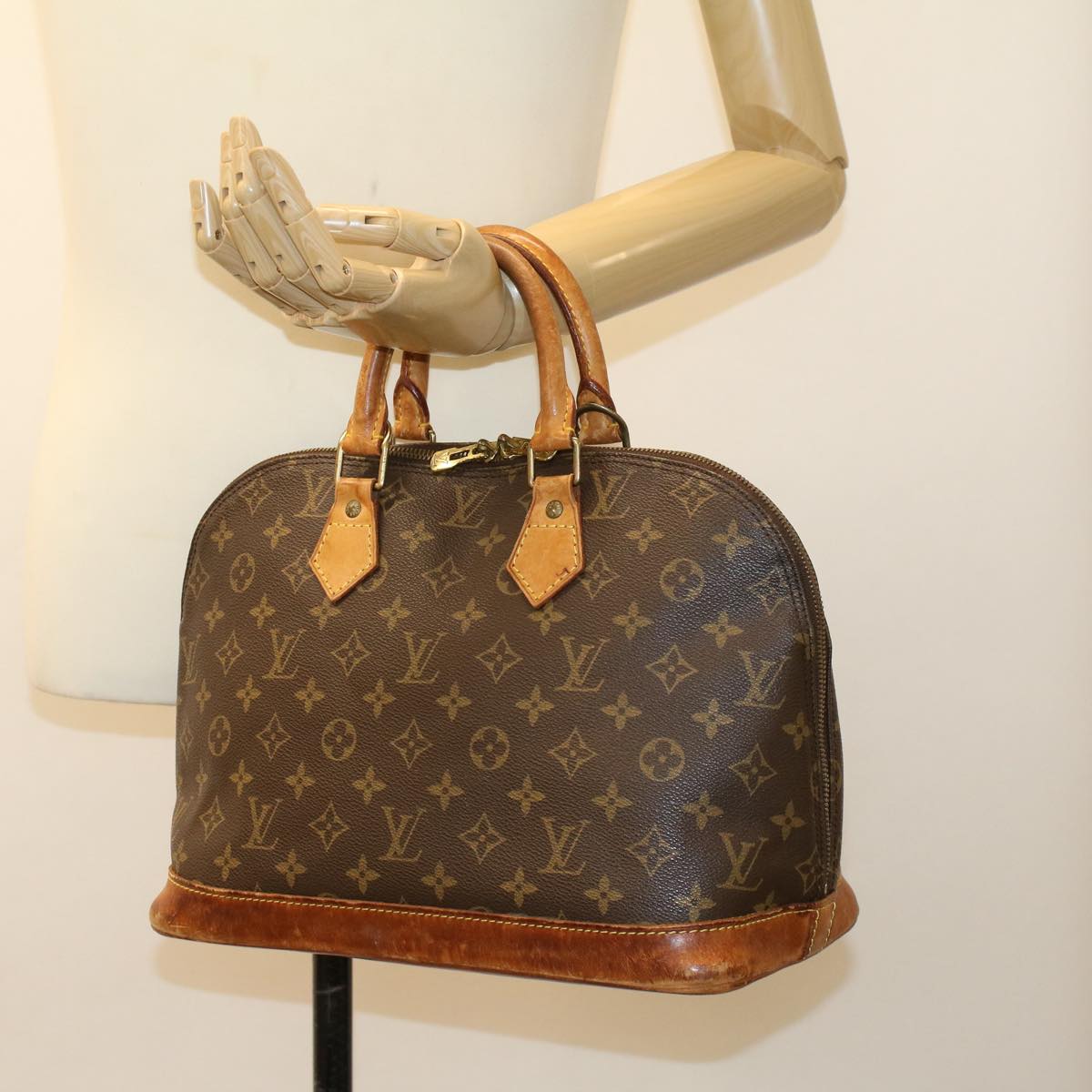 LOUIS VUITTON Monogram Alma Hand Bag M51130 LV Auth Z059