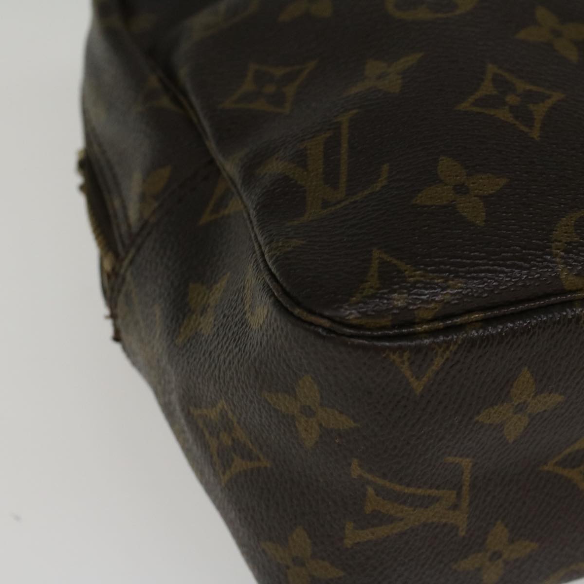 LOUIS VUITTON Monogram Trousse Toilette 28 Clutch Bag M47522 LV Auth Z089